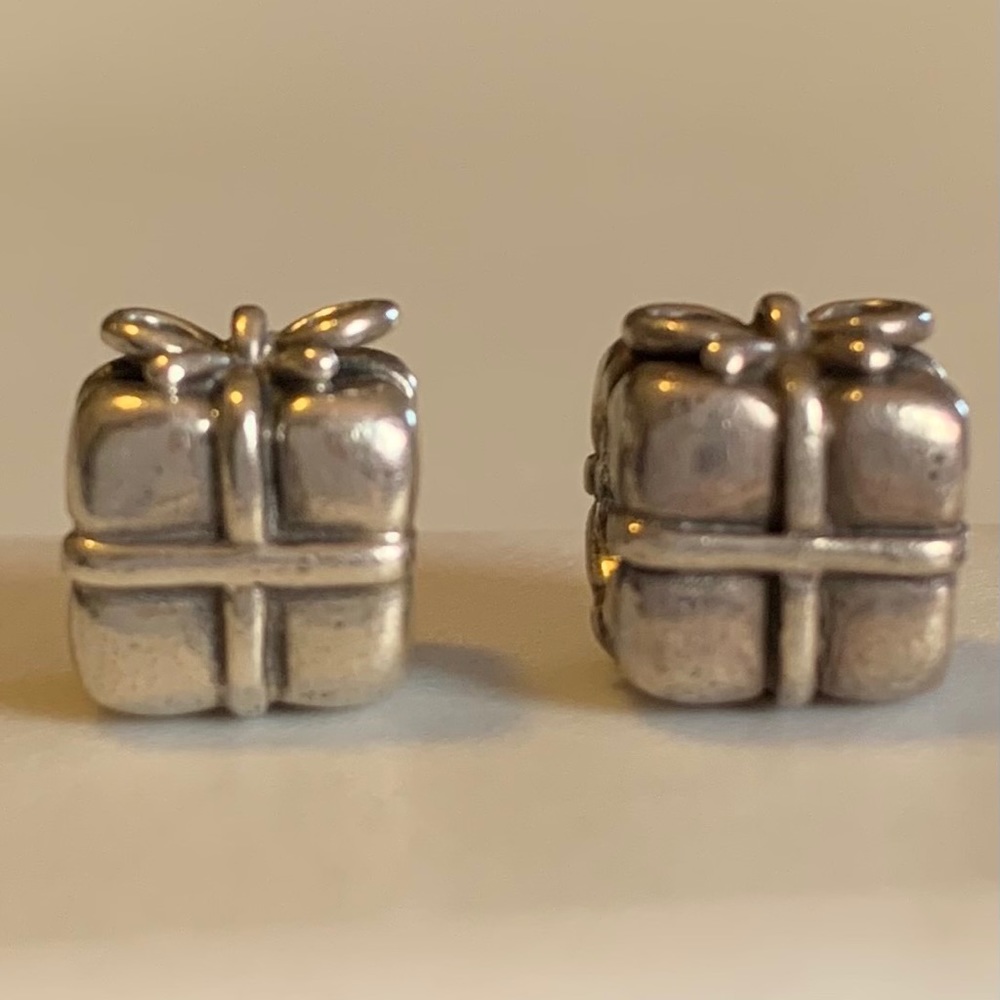 Present Pandora Charm